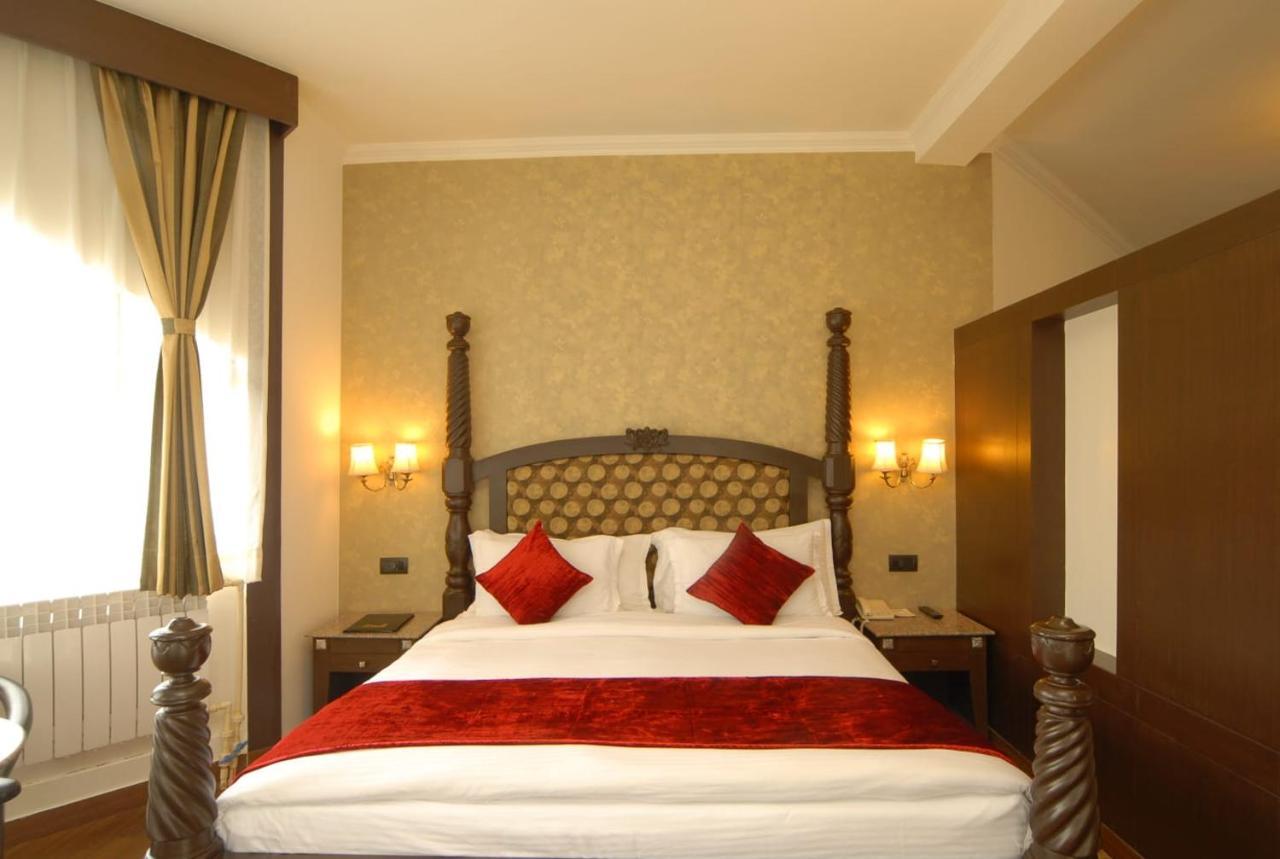 Hotel Arif Castle, Nainital Buitenkant foto